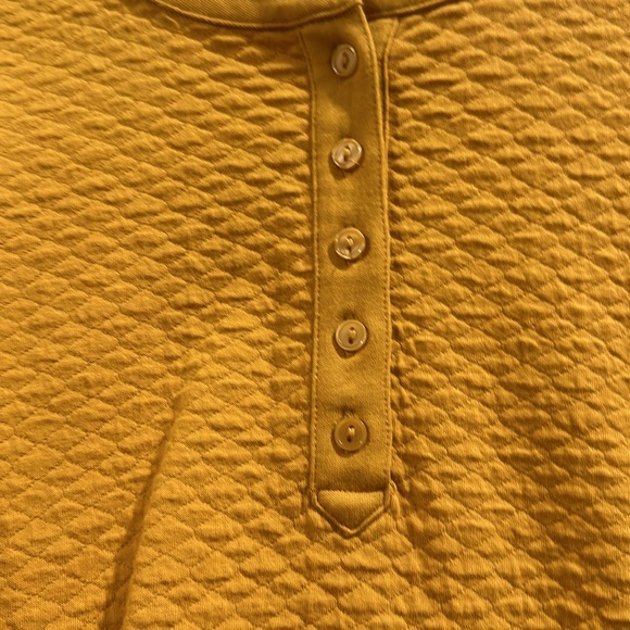 Shirt - Picture 3 of 4